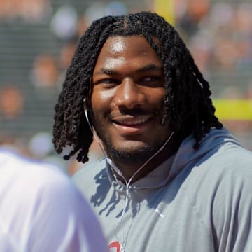 Oklahoma defensive end R Mason Thomas