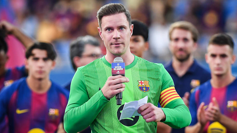 Marc-André ter Stegen addressed the crowd at Barcelona’s final preseason friendly. | IMAGO/ZUMA Press Wire