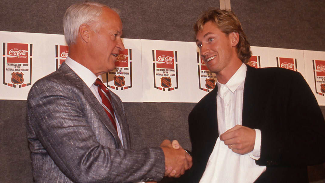 Wayne Gretzky Breaks Gordie Howes Record