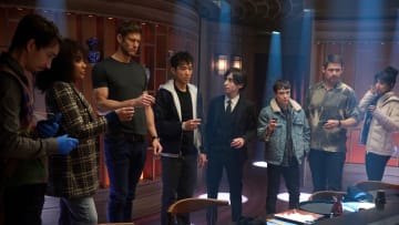 The Umbrella Academy. (L to R) Robert Sheehan as Klaus Hargreeves, Emmy Raver-Lampman as Allison Hargreeves, Tom Hopper as Luther Hargreeves, Justin H. Min as Ben Hargreeves, Aidan Gallagher as Number Five, Elliot Page as Viktor Hargreeves, David Castañeda as Diego Hargreeves, Ritu Arya as Lila Pitts in episode 401 of The Umbrella Academy. Cr. Christos Kalohoridis/Netflix © 2024