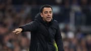Xavi et le Barça surveillent des joueurs de City