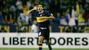 Riquelme haciendo el Topo Gigio.