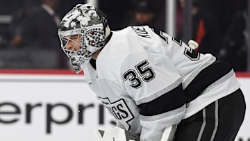 Dec 19, 2024; Philadelphia, Pennsylvania, USA; Los Angeles Kings goaltender Darcy Kuemper (35) against the Philadelphia Flyers at Wells Fargo Center. Mandatory Credit: Eric Hartline-Imagn Images