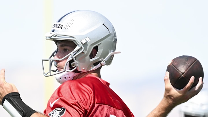 Las Vegas Raiders quarterback Fernando Mendoza (15). Mandatory Credit: Candice Ward-Imagn Images
