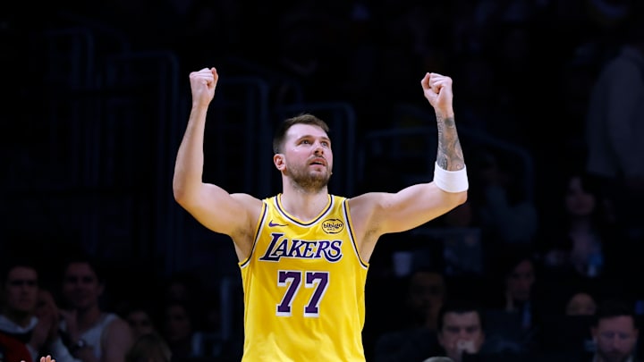 Charlotte Hornets v Los Angeles Lakers