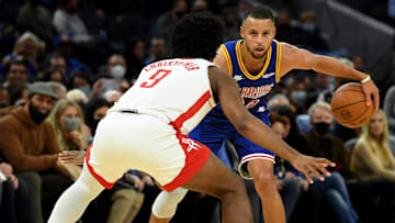 Stephen Curry se colocó a 100 triples de la leyenda Ray Allen
