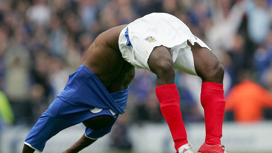 Lomana LuaLua celebrates 