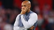 Thierry Henry est inquiet pour le PSG qui enchaîne les mauvais résultats.