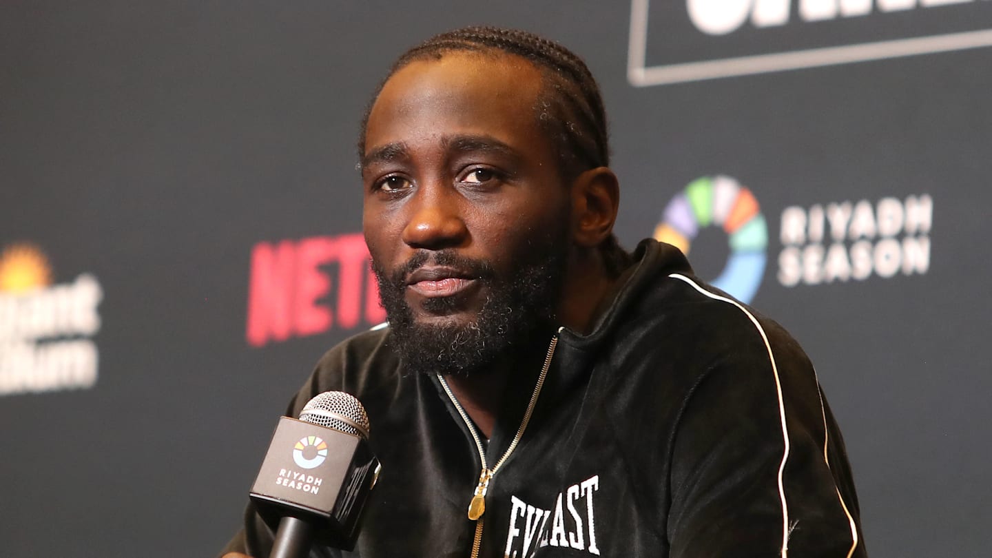 Terence Crawford Defeats Canelo Alvarez to Claim Undisputed Super Middleweight Title in Las Vegas