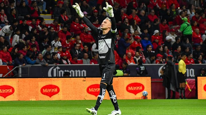 Keylor Navas se ha convertido en un líder dentro y fuera de la cancha con los Pumas de la UNAM.