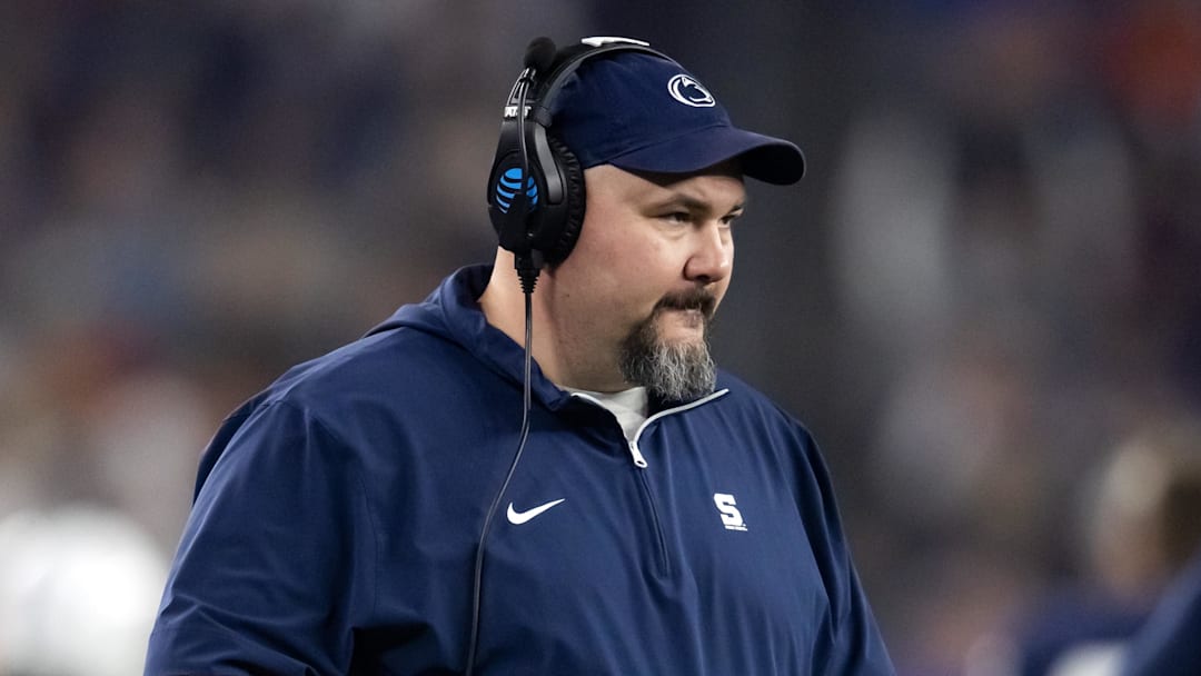 Dec 31, 2024; Glendale, AZ, USA; Penn State Nittany Lions tight ends coach Ty Howle against the Boise State Broncos during the Fiesta Bowl at State Farm Stadium. Mandatory Credit: Mark J. Rebilas-Imagn Images Dec 31, 2024; Glendale, AZ, USA; Penn State Nittany Lions tight ends coach Ty Howle against the Boise State Broncos during the Fiesta Bowl at State Farm Stadium. Mandatory Credit: Mark J. Rebilas-Imagn Images