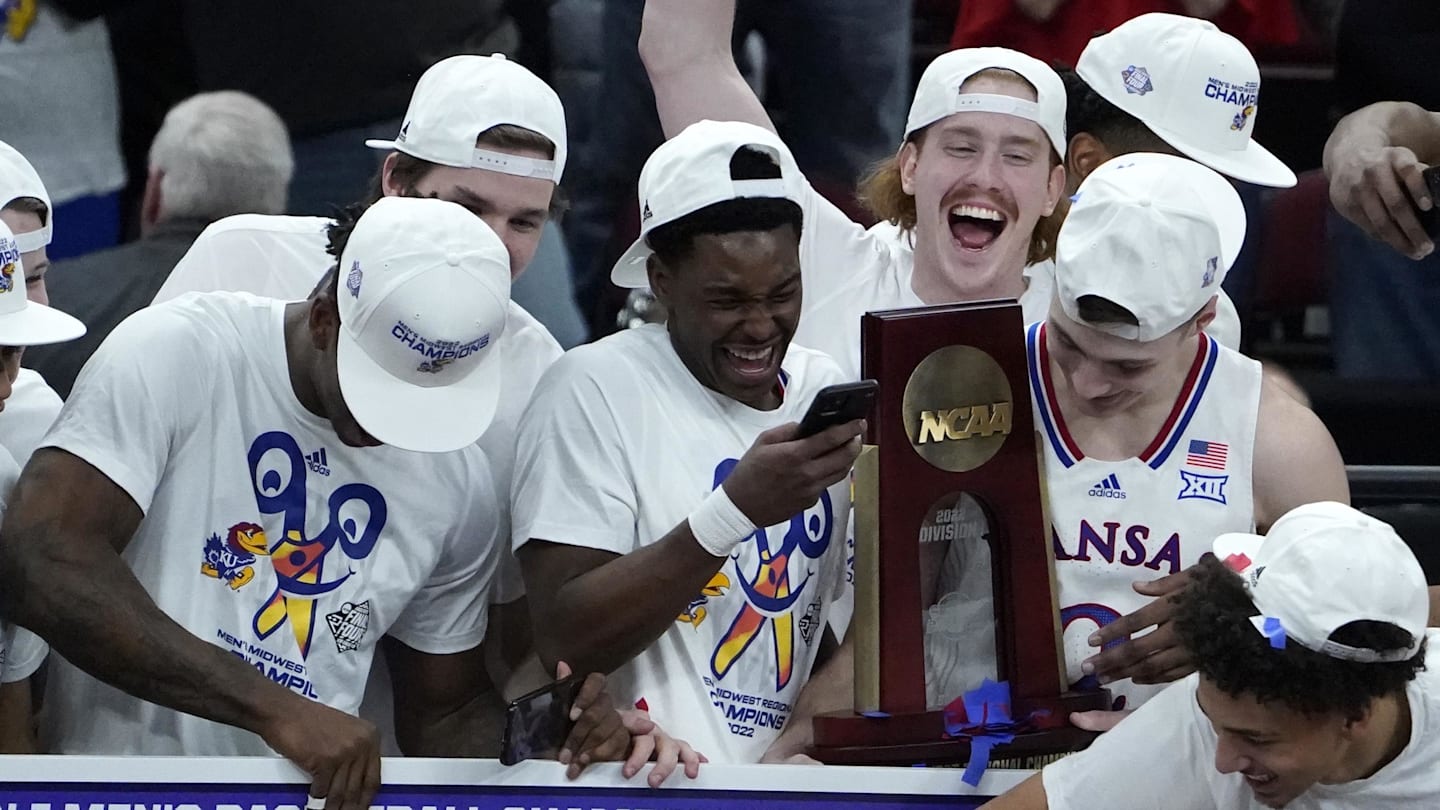 Villanova vs Kansas Prediction, Odds, Spread, Line & Over/Under for