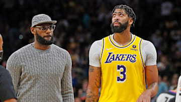 Lakers perdieron por paliza ante 76ers