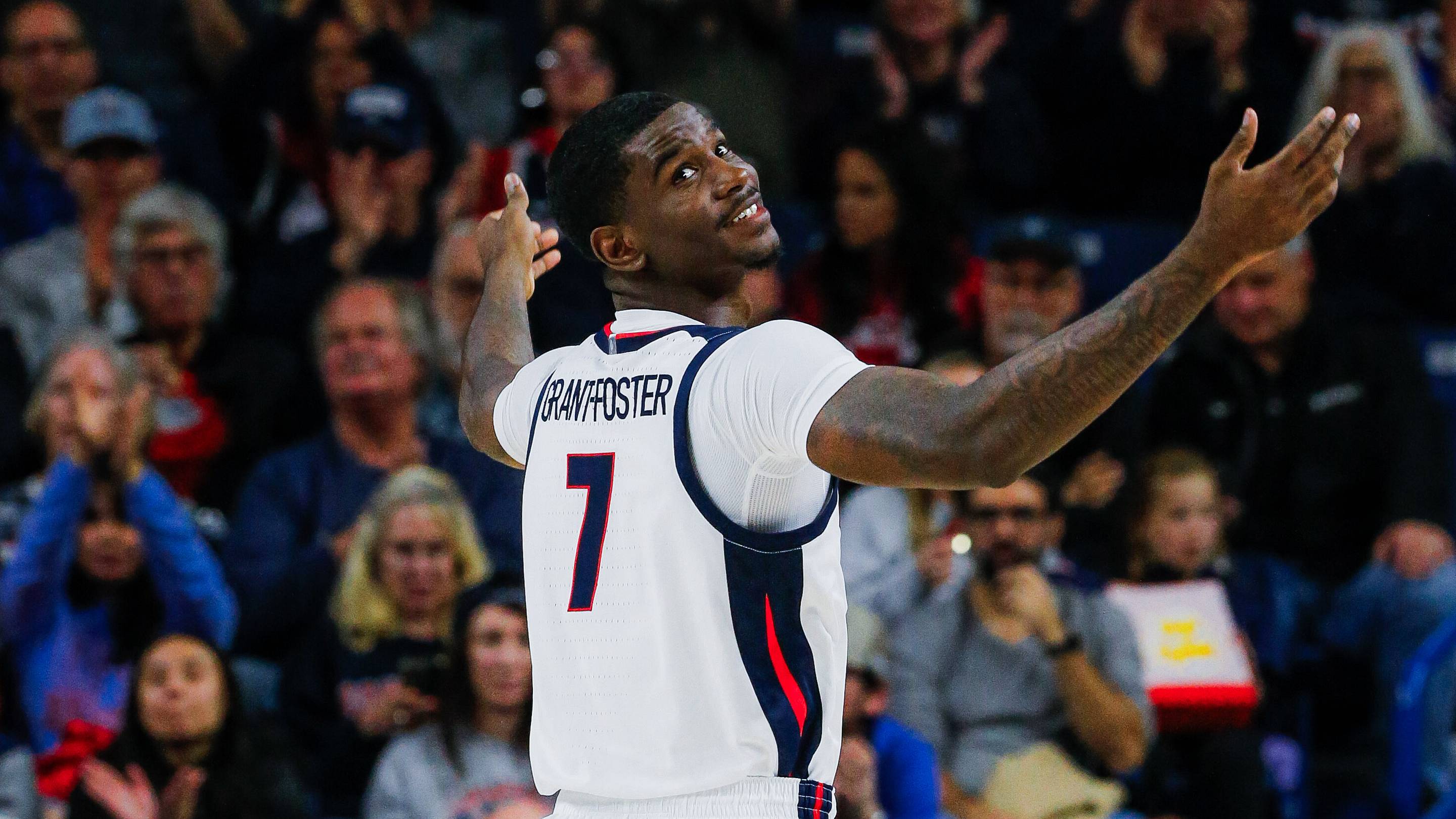 Gonzaga Bulldogs forward Tyon Grant-Foster (7).