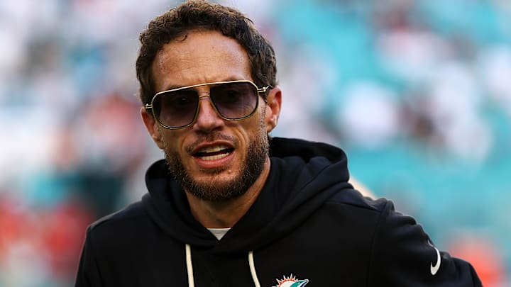 Right after firing Josh Grizzard, a perfect offensive coordinator replacement became available for the Tampa Bay Buccaneers.