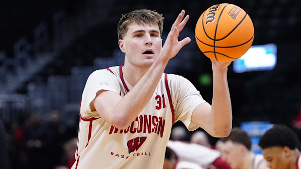 Wisconsin Badgers forward Nolan Winter