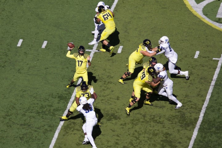 Sep 19, 2015; Eugene, OR, USA; Oregon Ducks quarterback Jeff Lockie (17) throws the ball against the Georgia State Panthers.