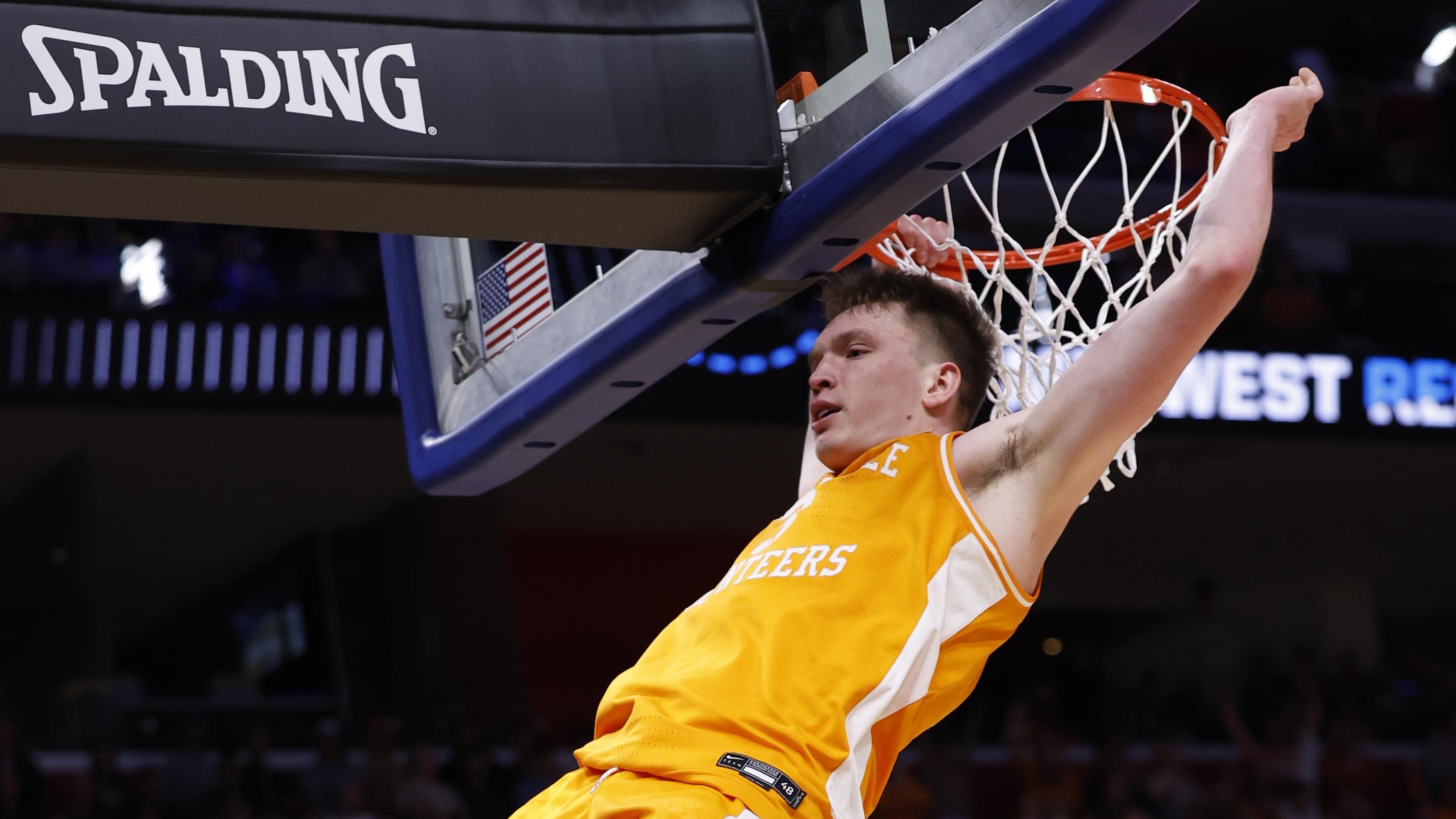 Dalton Knecht Named Finalist For Wooden Award