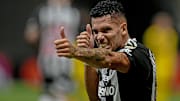Paulinho tem oito participações em gols em 11 jogos na Libertadores