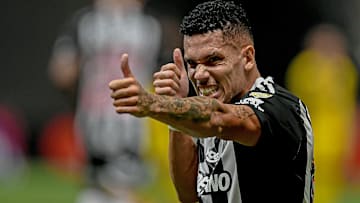 Paulinho tem oito participações em gols em 11 jogos na Libertadores