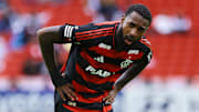 Gerson se machucou contra o Palmeiras, no Allianz