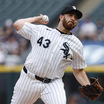 Chicago White Sox starting pitcher Aaron Civale (43) throws against the Toronto Blue Jays at Rate Field.