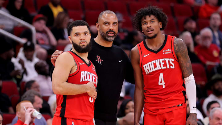 Mar 21, 2024; Houston, Texas, USA; Houston Rockets head coach Ime Udoka (center) talks with Houston Rockets guards Fred VanVleet (5) and Jalen Green (4) during the fourth quarter against the Chicago Bulls at Toyota Center. Mandatory Credit: Erik Williams-USA TODAY Sports
