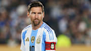 Lionel Messi porte le brassard de capitaine de l'Argentine.