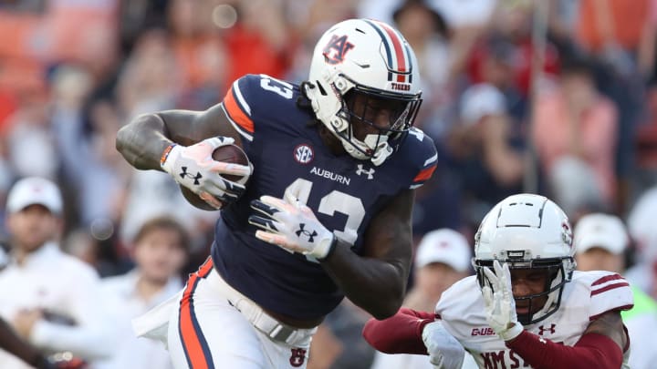 Auburn Tigers tight end Rivaldo Fairweather was the leading receiver a year ago.