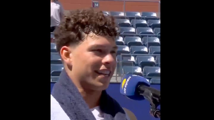 Shelton defeated Buse in straight sets.