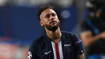 Neymar en pleurs après la défaite face au Bayern Munich.