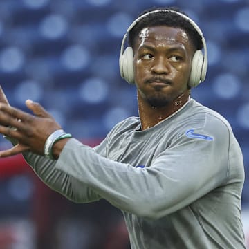 Detroit Lions quarterback Hendon Hooker (2).