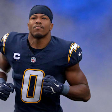 Oct 23, 2025; Inglewood, California, USA;  Los Angeles Chargers linebacker Daiyan Henley (0) is introduced for the game against the Minnesota Vikings at SoFi Stadium. Mandatory Credit: Jayne Kamin-Oncea-Imagn Images
