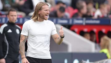 Daumen hoch: Eugen Polanskis Elf holte in Leverkusen immerhin einen Zähler