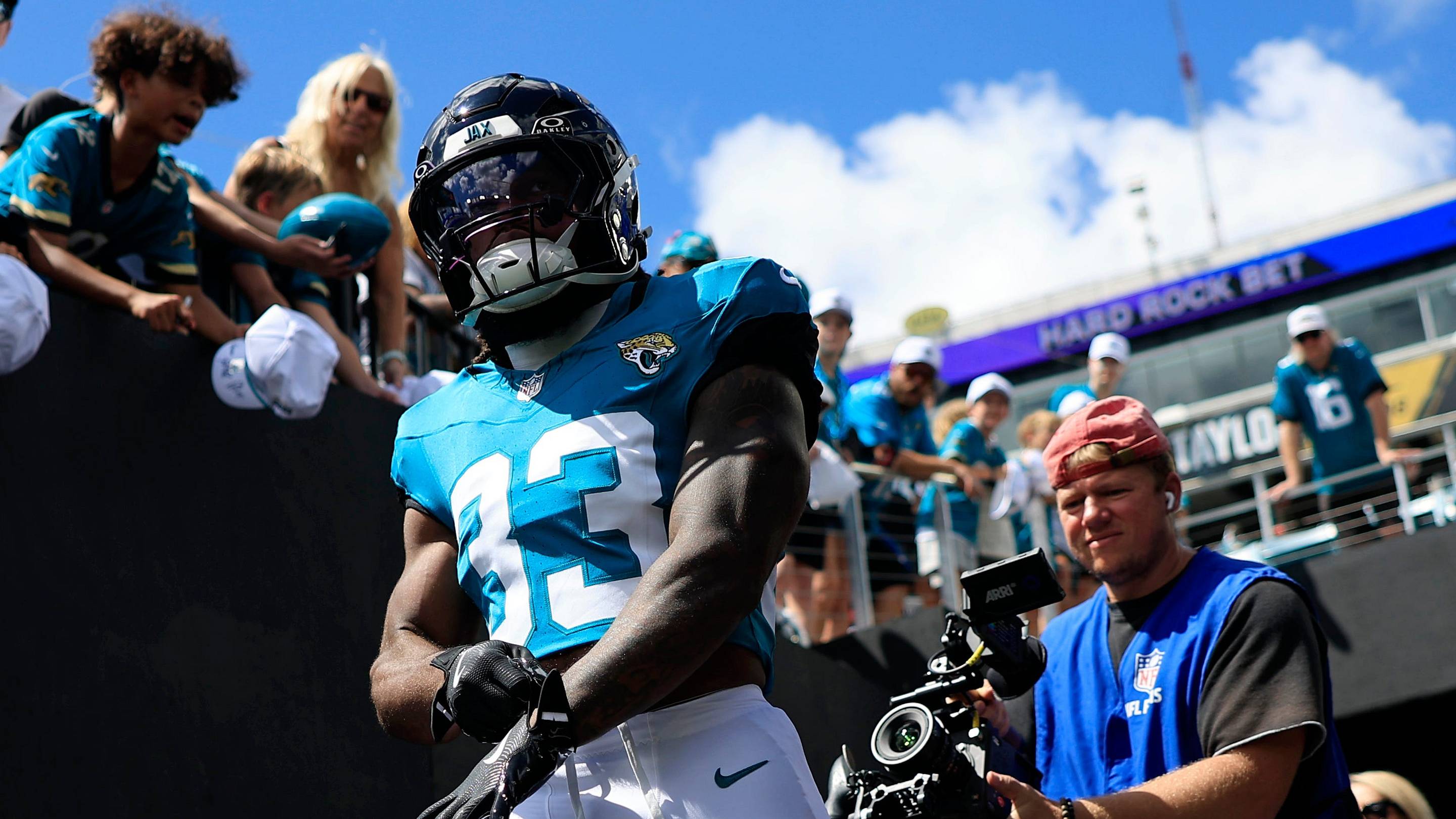 Jaguars Stock Report: Three Players Rising and Three Falling After Week 1
