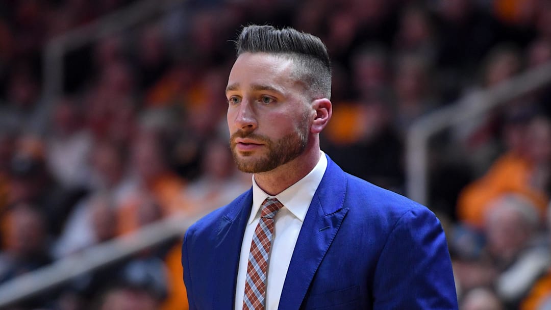 Jan 2, 2018; Knoxville, TN, USA; Auburn Tigers assistant coach Steven Pearl during the first half against the Tennessee Volunteers at Thompson-Boling Arena. Mandatory Credit: Randy Sartin-Imagn Images