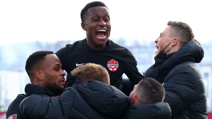 Kanada oyuncularının gol sevinci Kanada oyuncularının gol sevinci