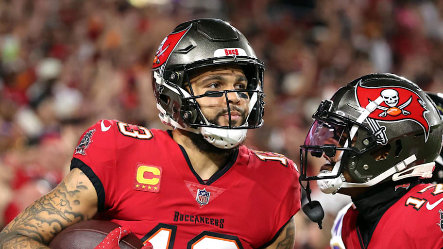 Bucs WR Mike Evans Leaves Contest vs. Ravens With Injury