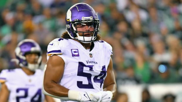 Forer Minnesota Vikings linebacker Eric Kendricks lines up against the Philadelphia Eagles at Lincoln Financial Field.