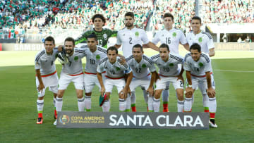 Equipo de México previo a la escandalosa goleada en contra de 7-0 ante Chile, en la Copa América.