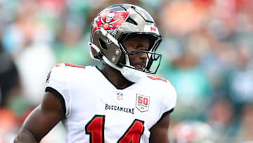 Tampa Bay Buccaneers WR Chris Godwin is dealing with a new injury after returning from an ankle injury he suffered in 2024.