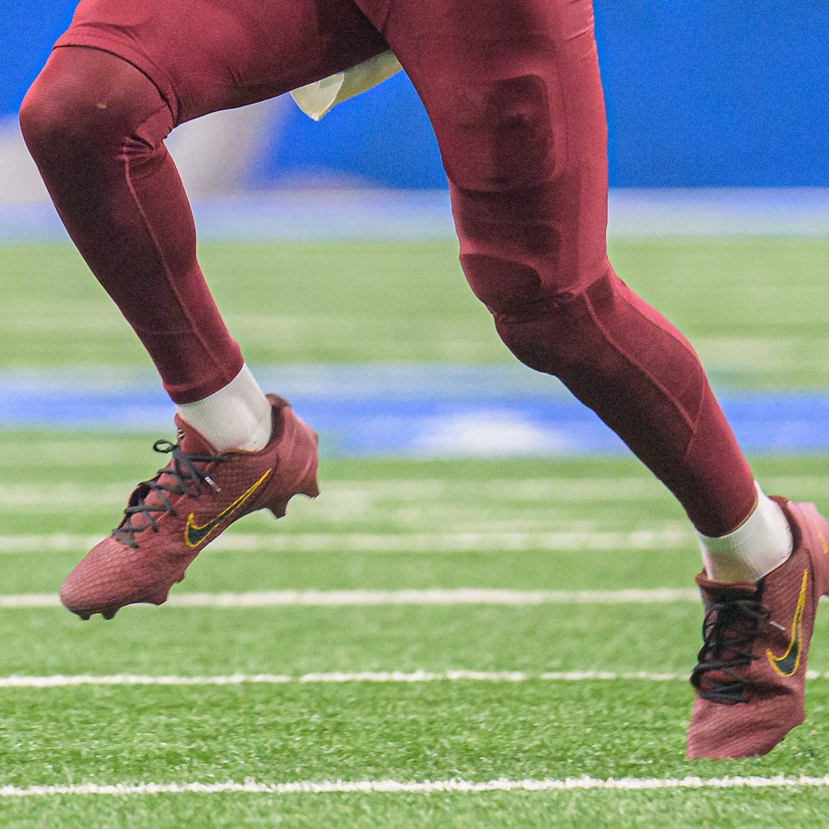 Jayden Daniels explains why he wore Nike Kobe cleats in NFL Playoffs