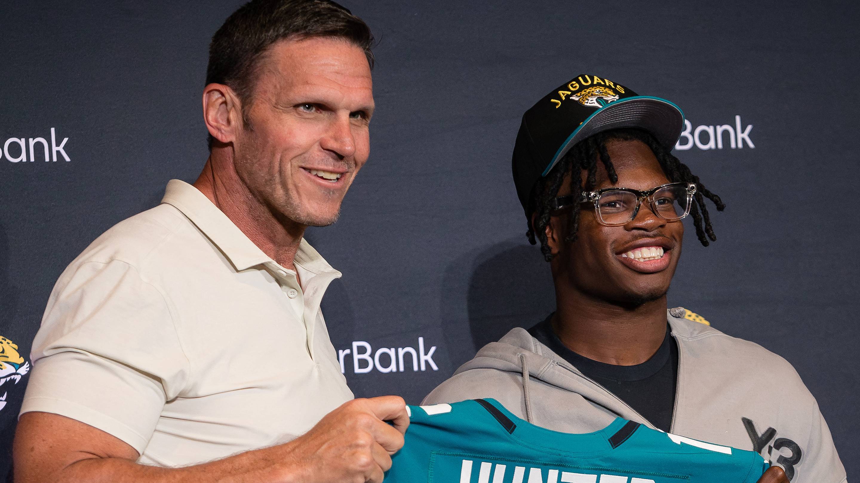 Jaguars’ abrupt change in their Travis Hunter stance is raising concerns
