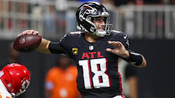 Sep 22, 2024; Atlanta, Georgia, USA; Atlanta Falcons quarterback Kirk Cousins (18) throws a pass against the Kansas City Chiefs in the fourth quarter at Mercedes-Benz Stadium. Mandatory Credit: Brett Davis-Imagn Images
