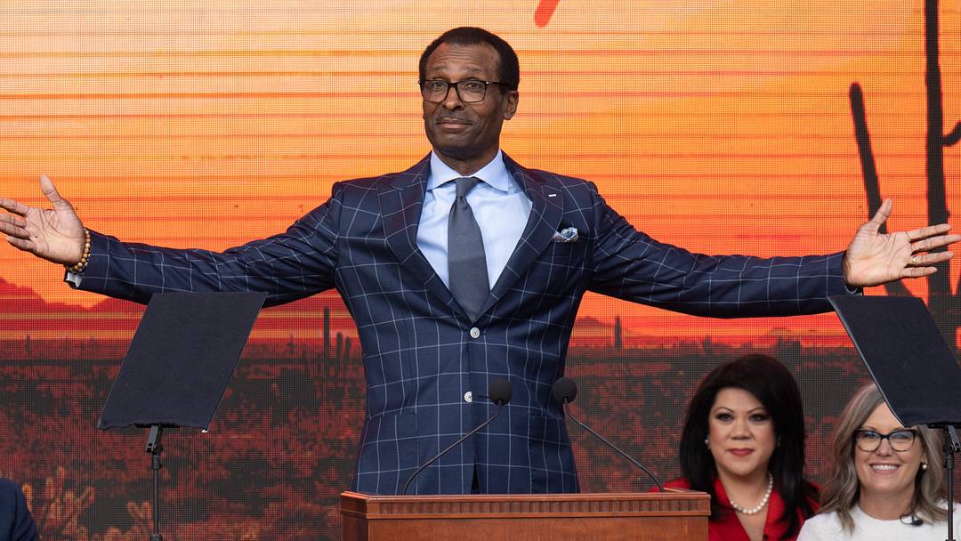 Eddie Johnson (Arizona Suns announcer) speaks during the inauguration ceremony on January 5, 2023, at the Arizona State Capital in Phoenix.

Inauguration Ceremony 69778446007