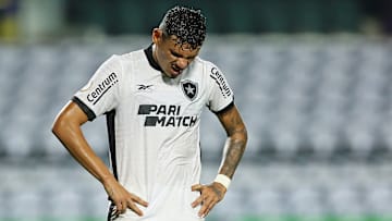 O Botafogo perdeu vantagem histórica na ponta da tabela do Campeonato Brasileiro.