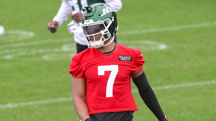 NY Jets quarterback Justin Fields