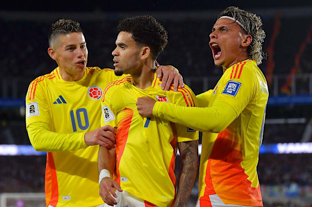 เจมส์ โรดริเกซ, หลุยส์ ดิอาซ และ ริชาร์ด รีออส โคลอมเบีย เจมส์ โรดริเกซ, หลุยส์ ดิอาซ และ ริชาร์ด รีออส โคลอมเบีย