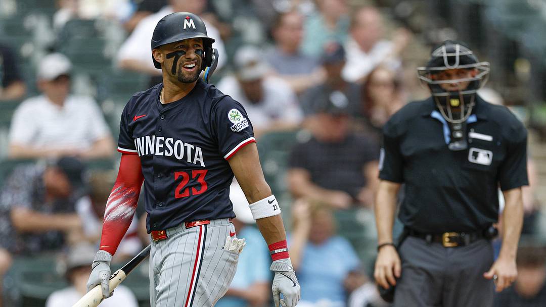 Aug 24, 2025; Chicago, Illinois, USA; Minnesota Twins third baseman Royce Lewis (23) reacts after striking out against the Chicago White Sox during the ninth inning at Rate Field. Mandatory Credit: Kamil Krzaczynski-Imagn Images Aug 24, 2025; Chicago, Illinois, USA; Minnesota Twins third baseman Royce Lewis (23) reacts after striking out against the Chicago White Sox during the ninth inning at Rate Field. Mandatory Credit: Kamil Krzaczynski-Imagn Images