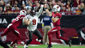 Dec 25, 2022; Glendale, Arizona, USA; Tampa Bay Buccaneers linebacker Joe Tryon-Shoyinka (9) defends